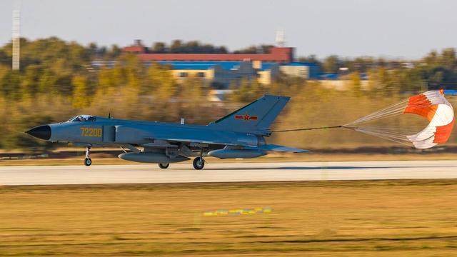 關于2022年殲-7還有多少架的探討，探討，殲-7戰(zhàn)機在2022年的數(shù)量概況