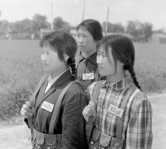 中國女兵老照片，歷史中的巾幗英雄形象展現(xiàn)，中國女兵老照片，歷史巾幗英雄形象展
