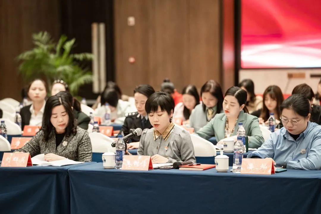正版管家婆軟件，全面解析其優(yōu)勢與價值，正版管家婆軟件，優(yōu)勢與價值全面解析