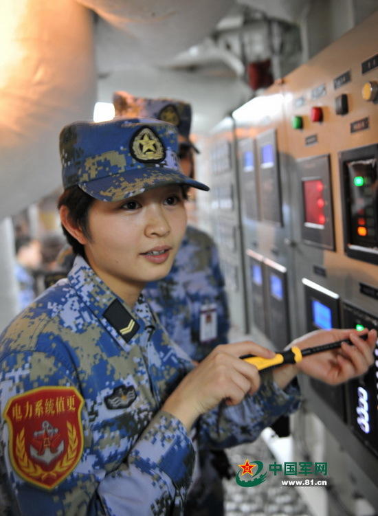 遼寧艦上的女兵角色與職責解析，遼寧艦上的女兵角色與職責探討