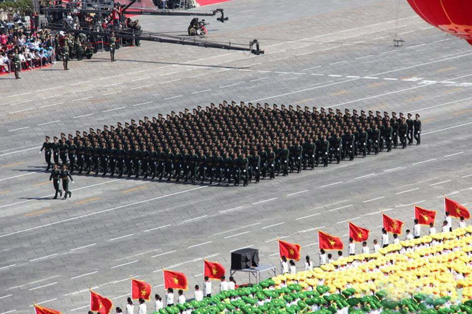 回顧歷史，紀(jì)念輝煌——2009年國慶閱兵盛典，回顧歷史，輝煌永銘——紀(jì)念2009年國慶閱兵盛典