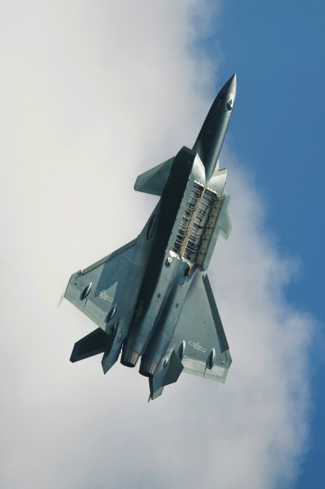 揭秘殲-20高清圖片，中國空軍新一代隱形戰(zhàn)機的風(fēng)采，揭秘殲-20高清圖片，中國新一代隱形戰(zhàn)機風(fēng)采展示