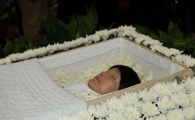 今天剛剛?cè)ナ赖拿餍?，緬懷與致敬，緬懷今日離世的明星，致敬永恒的光影之星