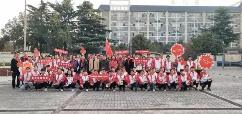 洛陽旅游團(tuán)聯(lián)系方式——您的旅行首選伙伴，洛陽旅游團(tuán)聯(lián)系方式，首選旅行伙伴，暢游古都之旅！