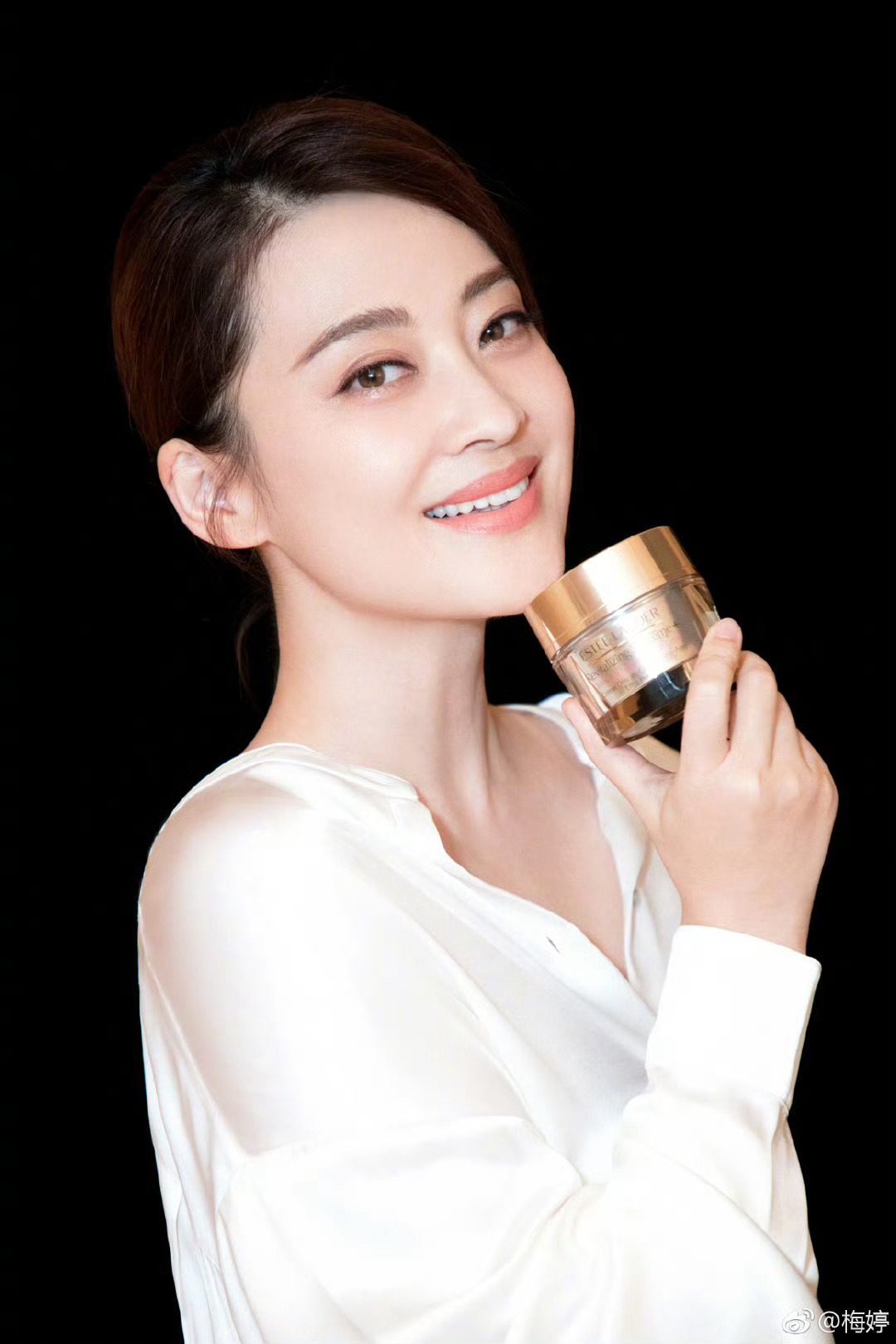 梅婷個人資料簡介及現(xiàn)任職務(wù)概述，梅婷個人資料與現(xiàn)任職務(wù)概覽