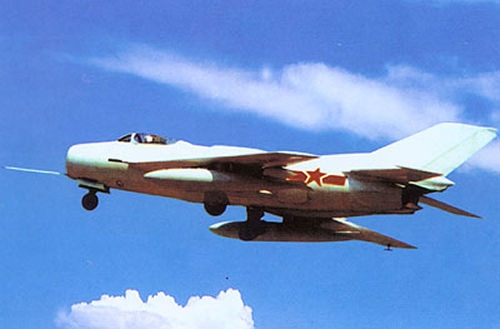 殲-12戰(zhàn)斗機，中國空軍的重要里程碑，殲-12戰(zhàn)斗機，中國空軍發(fā)展的重要里程碑