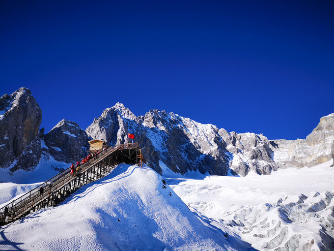 玉龍雪山簡介——探尋云南的壯麗奇景，玉龍雪山簡介，探尋云南壯麗奇景之旅