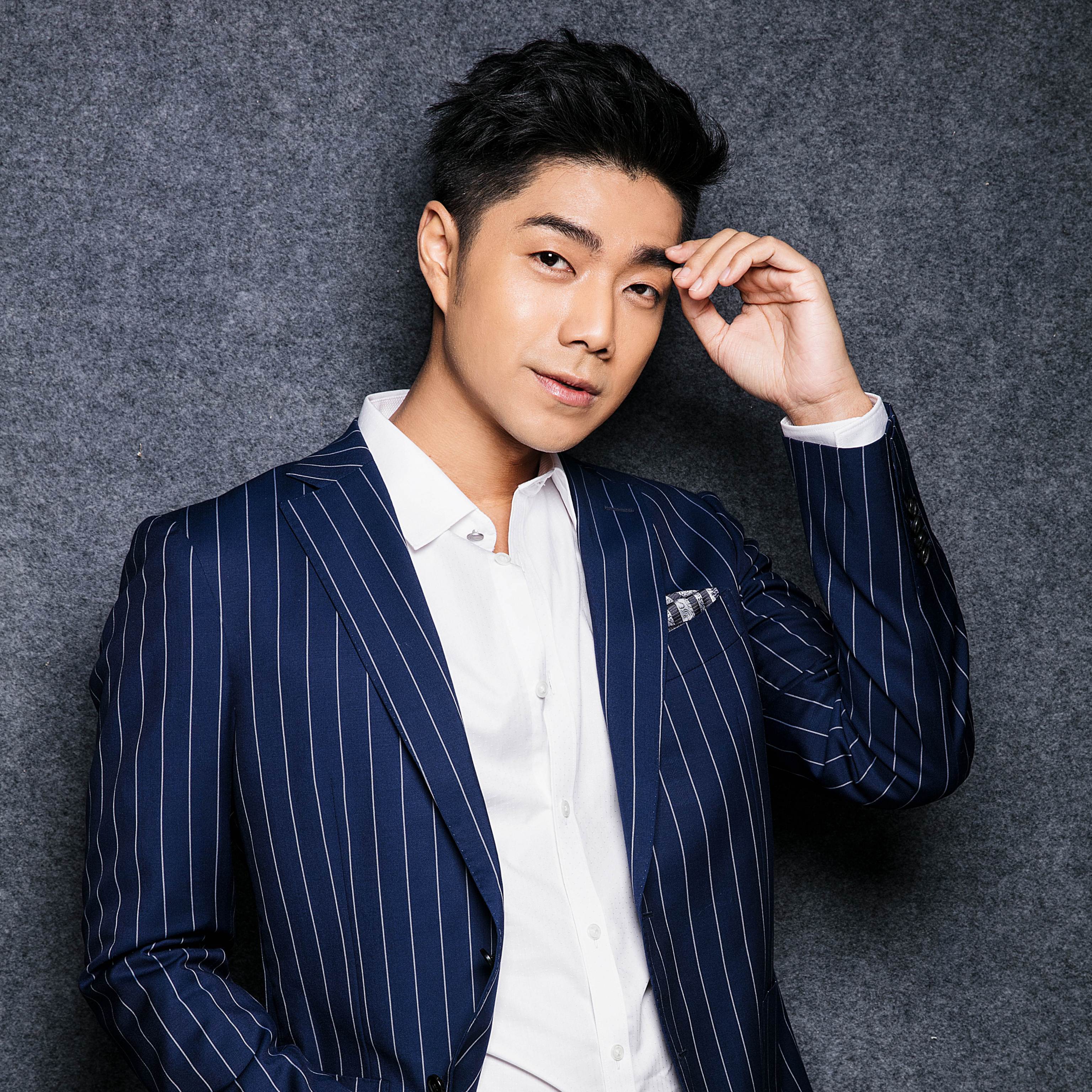 袁成杰演員，星光璀璨，演藝之路無限寬廣，袁成杰，星光璀璨演藝路，無限寬廣的明星之路