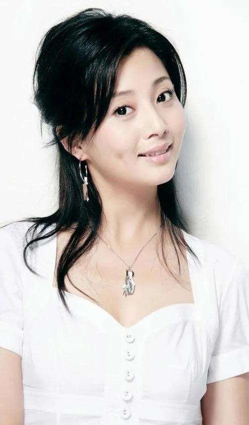 中國(guó)最美的女明星有哪些，中國(guó)最美女明星盤(pán)點(diǎn)，驚艷熒屏的佳人風(fēng)采