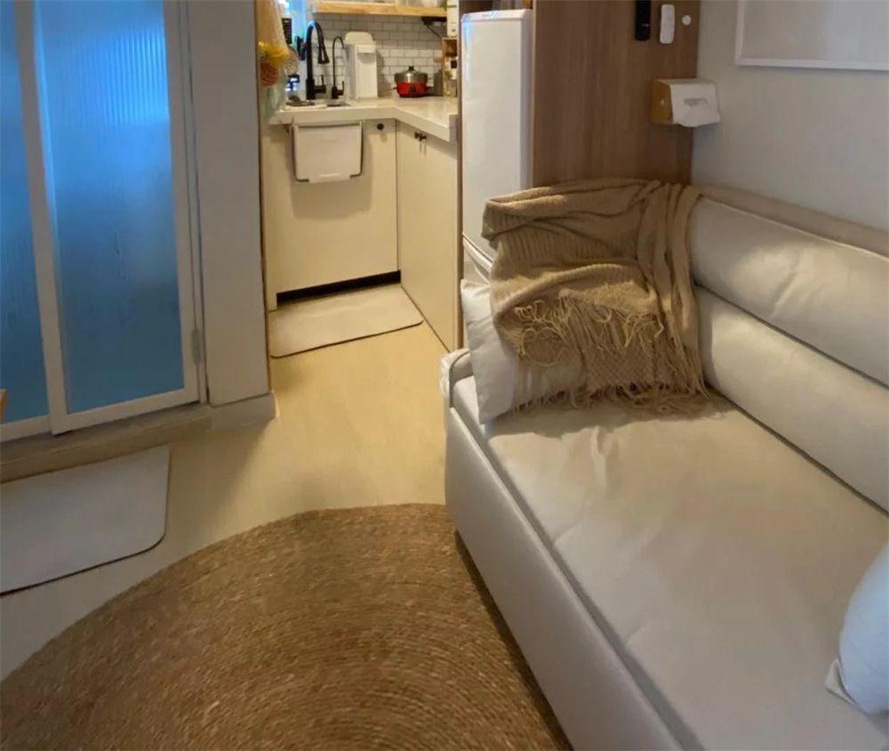 殲15與殲16的區(qū)別，兩款戰(zhàn)斗機(jī)的性能對(duì)比與特點(diǎn)分析，殲15與殲16戰(zhàn)斗機(jī)性能對(duì)比與特點(diǎn)分析，兩款戰(zhàn)斗機(jī)的差異解讀