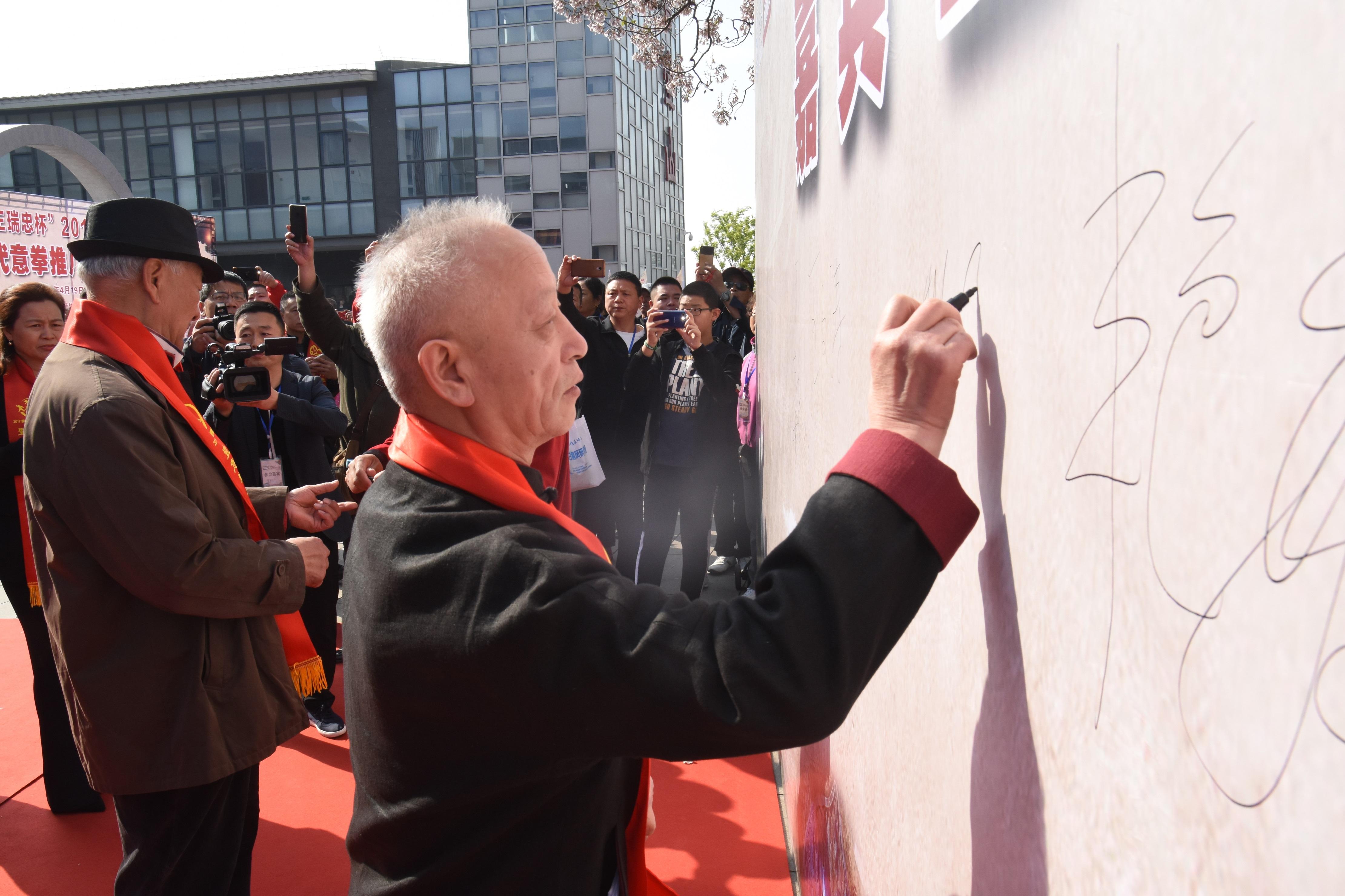 一碼一肖王中王論壇，探索與解析，一碼一肖王中王論壇，深度探索與解析