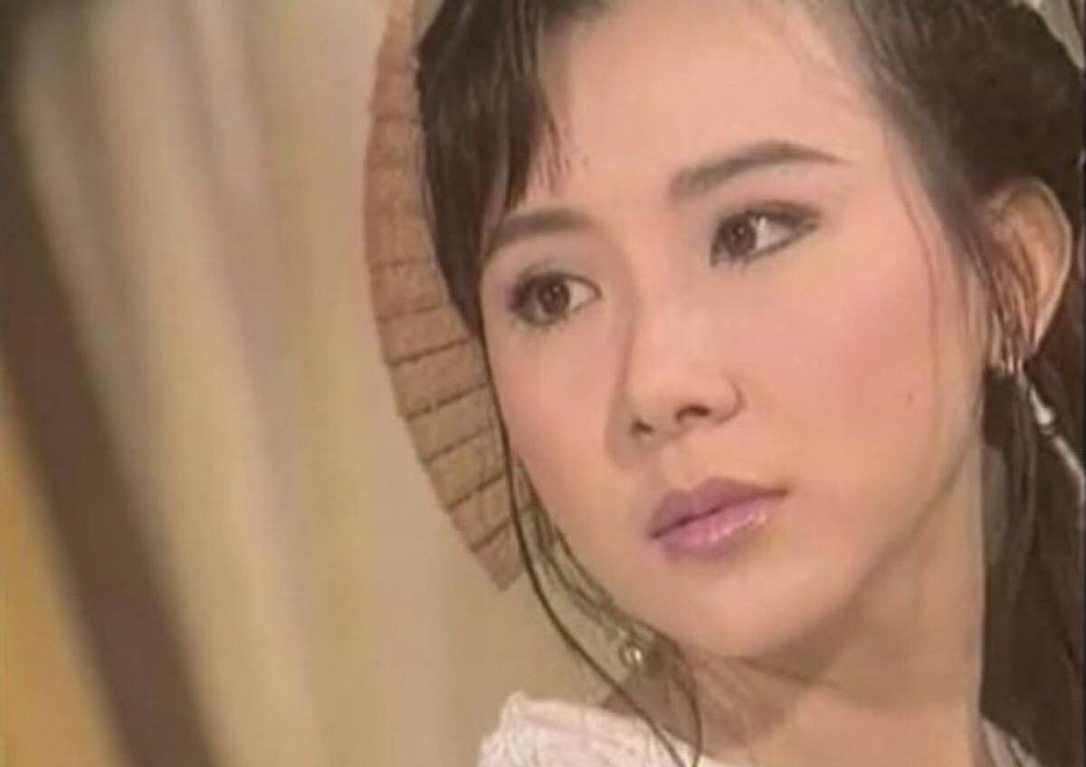 整容毀掉的女星都有誰，深度探討與反思，深度探討與反思，整容遺憾，哪些女星因整容失去光彩？